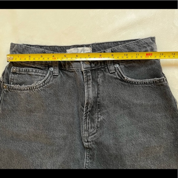 Free People Mini Jean Skirt We The Free Raw Hem Solid Black Denim Size 24 - Picture 9 of 9
